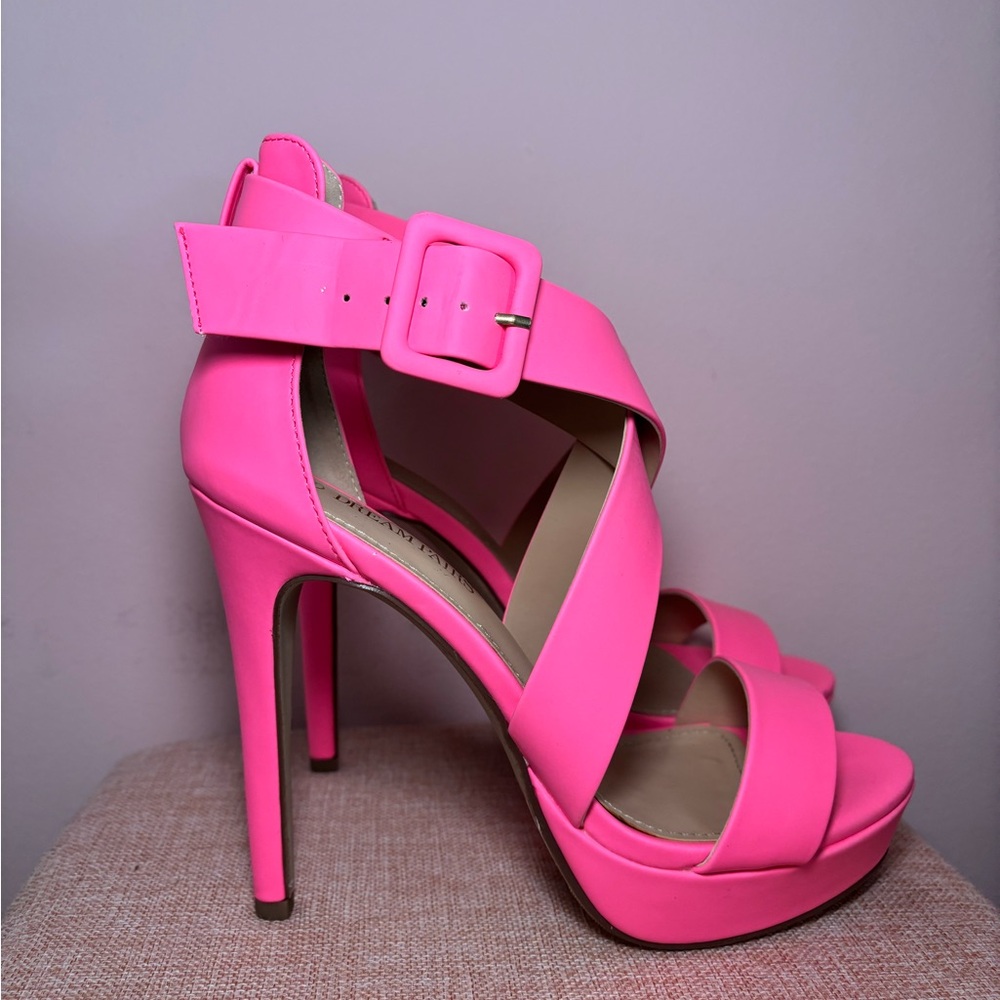 Elegant Fuchsia Strappy Heels